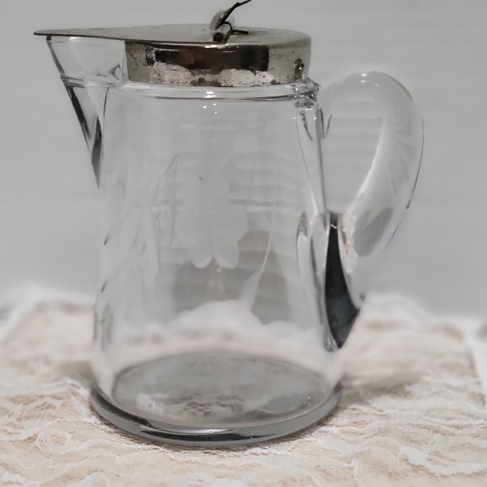 Vintage Heisey Glass Etched Floral Creamer Syrup Pitcher Metal Lid With Spring - Picture 2 of 16